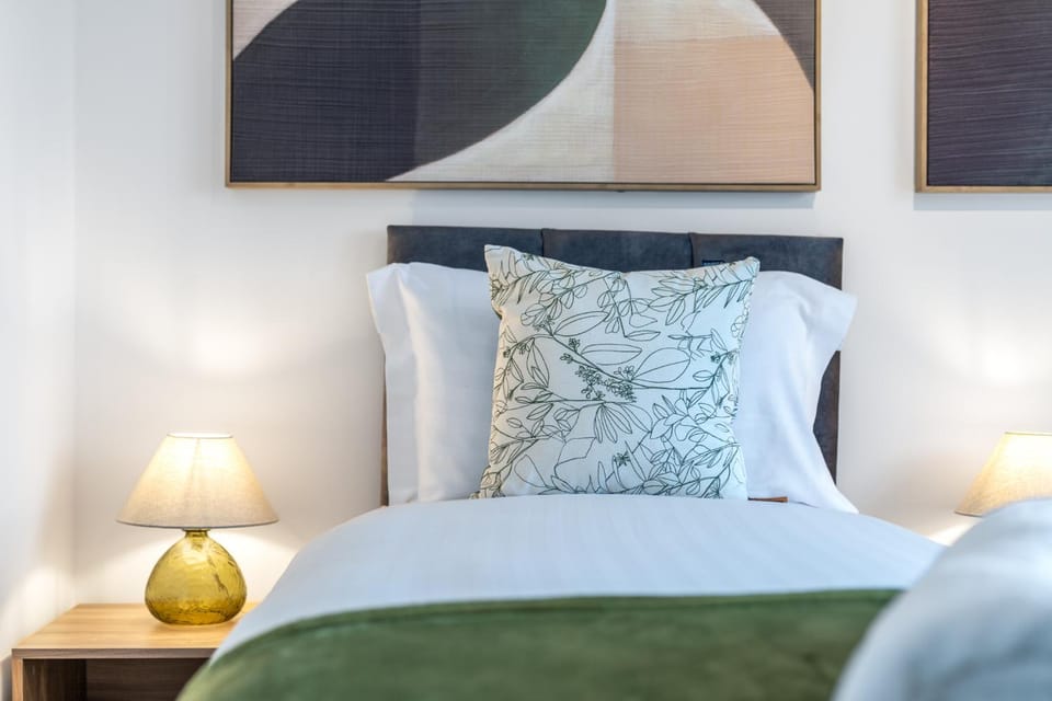 Contractor 4-Bed | FREE Parking | Wi-Fi | Hemel House in Hemel Hempstead