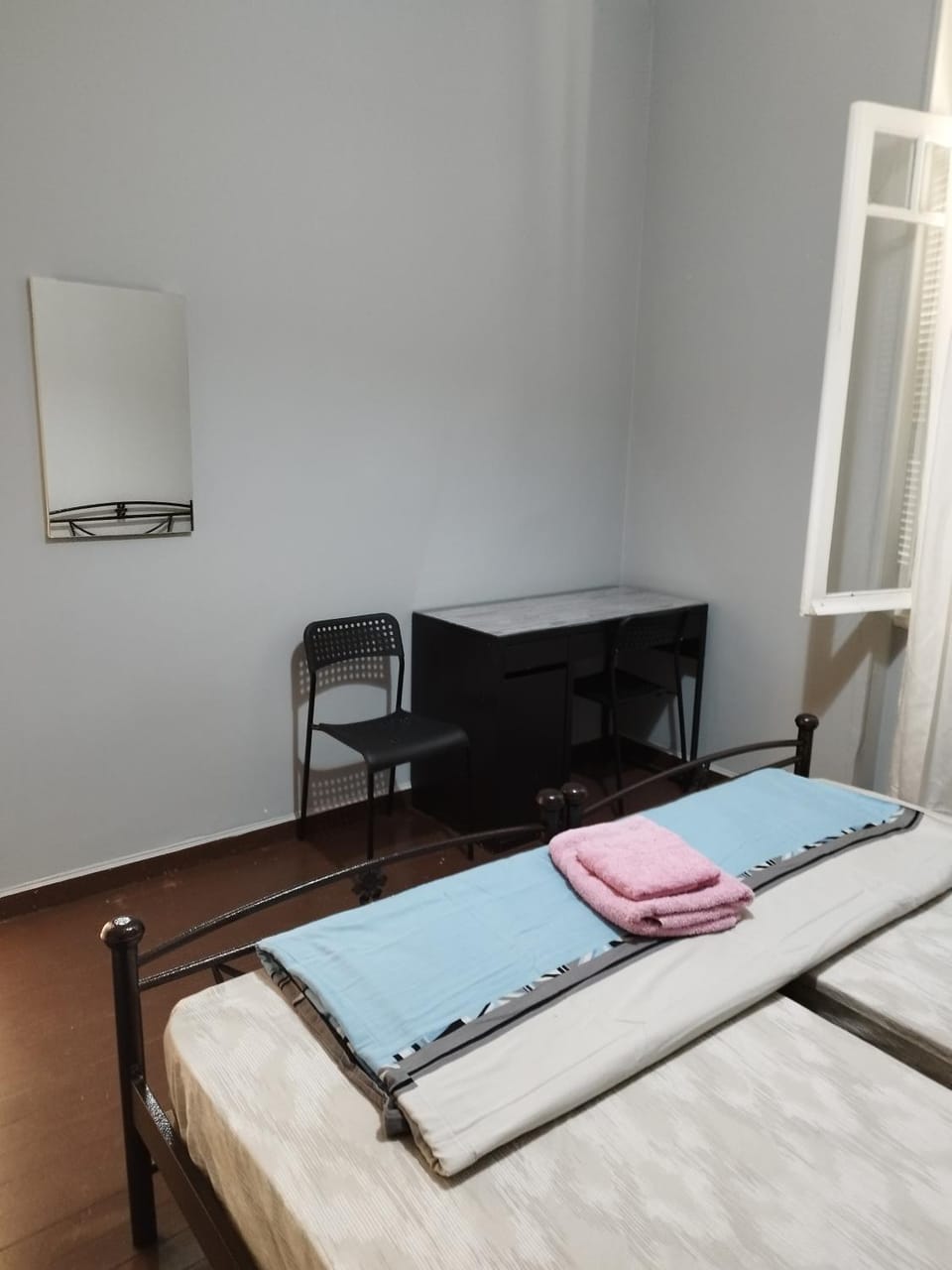 comfortable room and shared kitchen and bathroom Bed and Breakfast in Athens