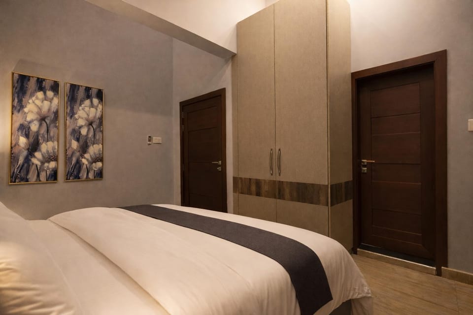 Bed, Photo of the whole room, Bedroom, wardrobe