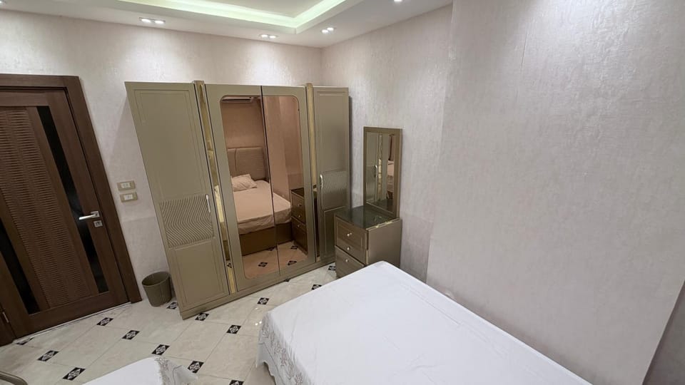 3BR Elegant City Apartment Mohandessin Central Apartment in Egypt