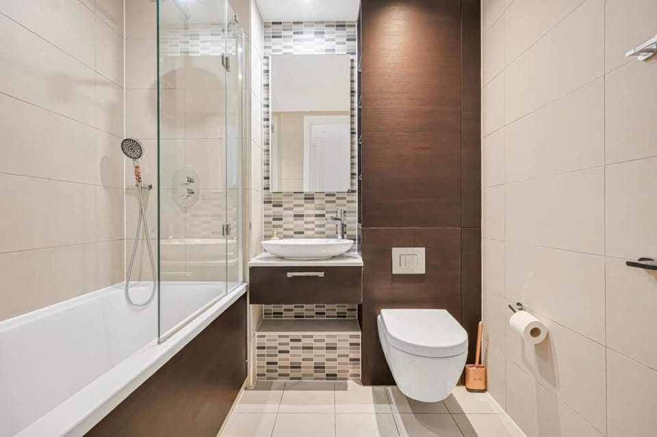 Bathroom, Bath
