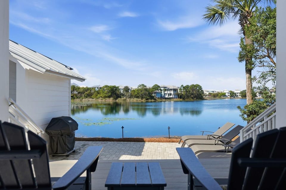NEW Family Luxury Sea Peace 4 Bikes Lakefront House in Carillon Beach