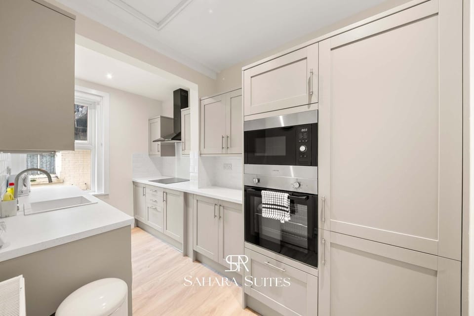 Kitchen or kitchenette, oven, stove
