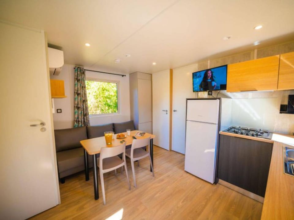 Cottage avec climatisation, animaux admis - 6 pers. - API-1-52-2185 Campground/ 
RV Resort in Balaruc-les-Bains
