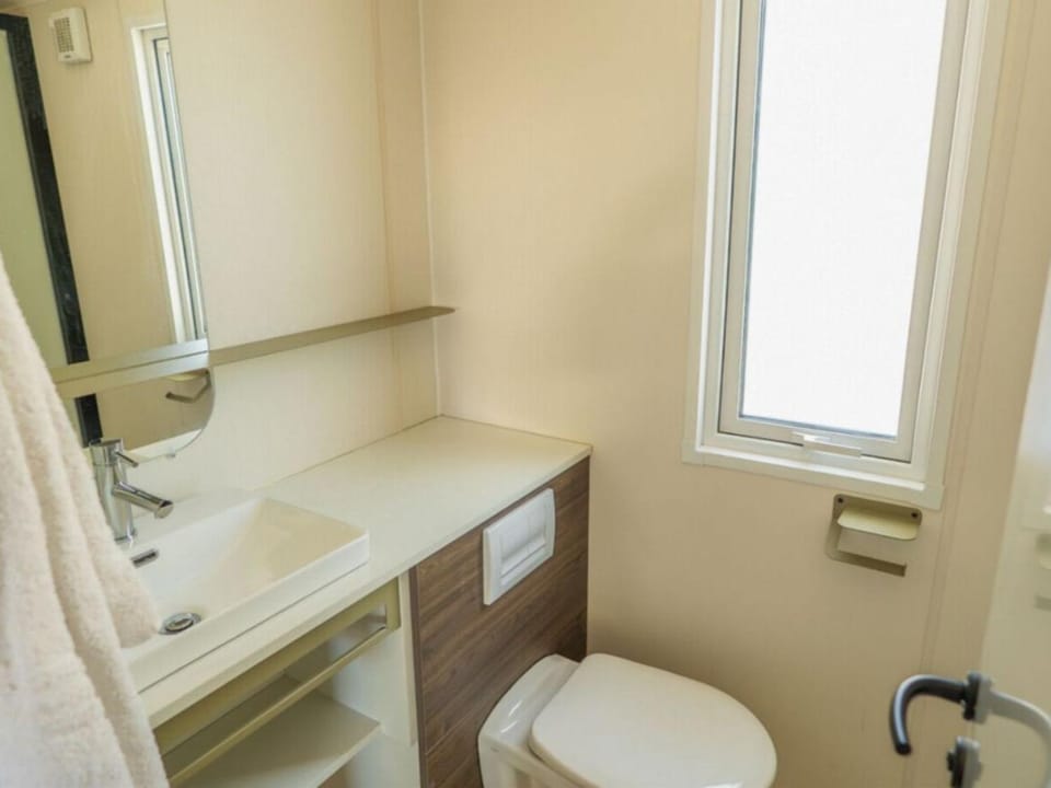 Mobile-home climatisé pour 6 pers. - API-1-52-2190 Campground/ 
RV Resort in Balaruc-les-Bains