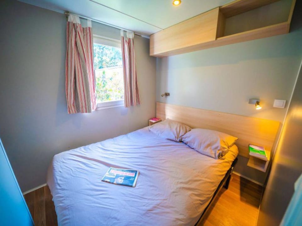 Mobil home confortable - 4 pers. - API-1-52-2189 Campground/ 
RV Resort in Balaruc-les-Bains
