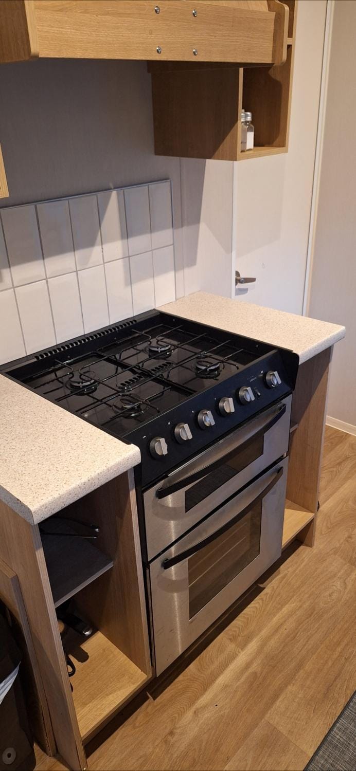 Kitchen or kitchenette, kitchen