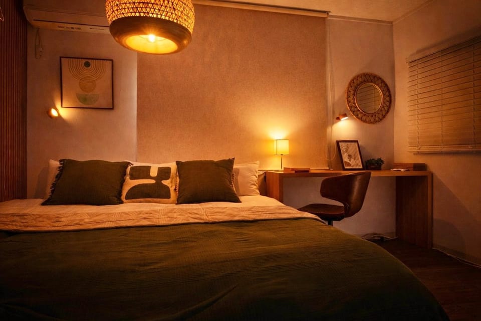 Bed, Photo of the whole room, Bedroom
