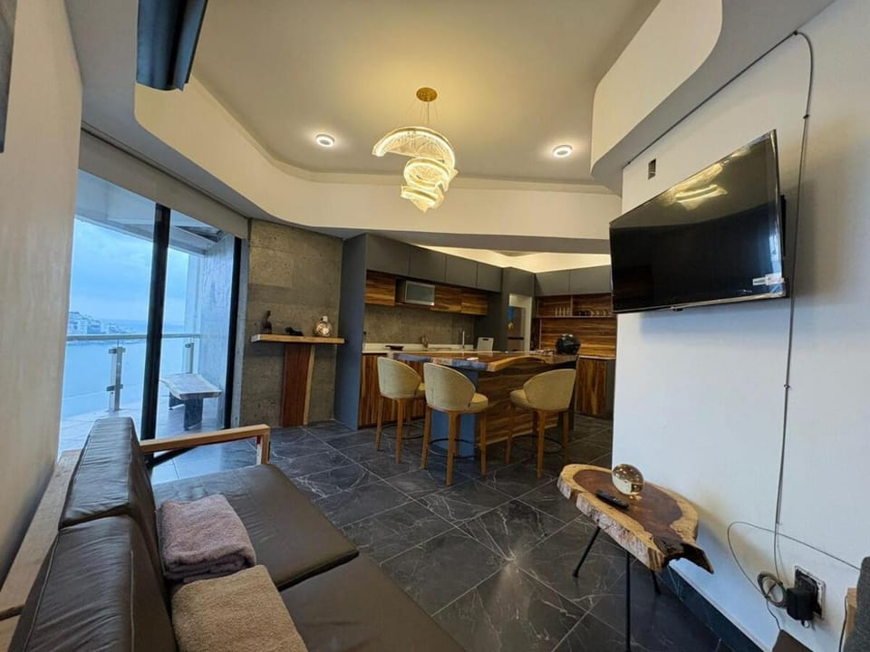 Luxury Beachfront Apartment in Costa Azul Apartment in Acapulco