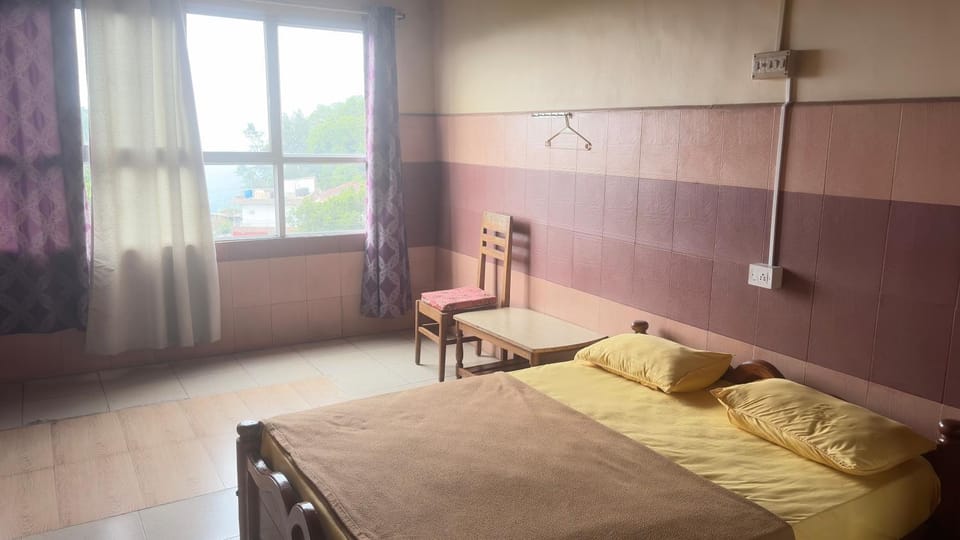 Vega tourist lodge Hotel in Madikeri