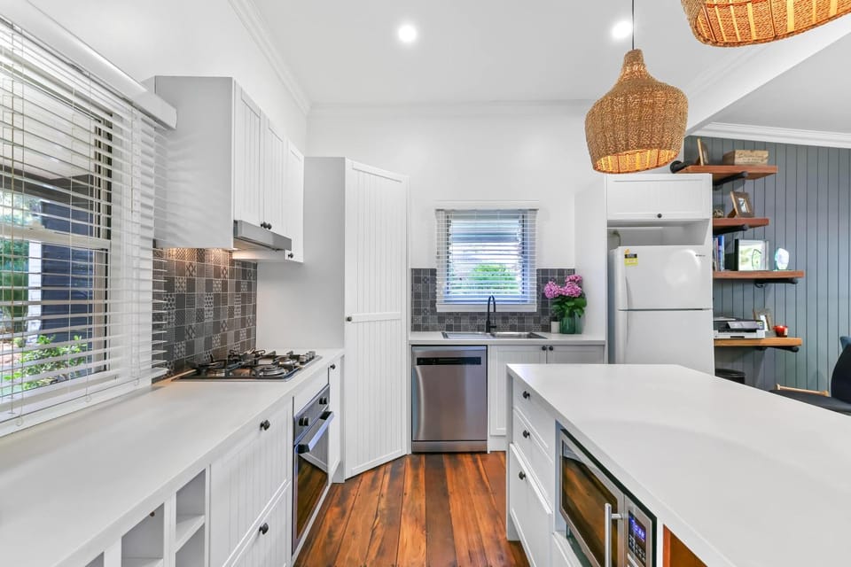 The Shack - Myola House in Woollamia