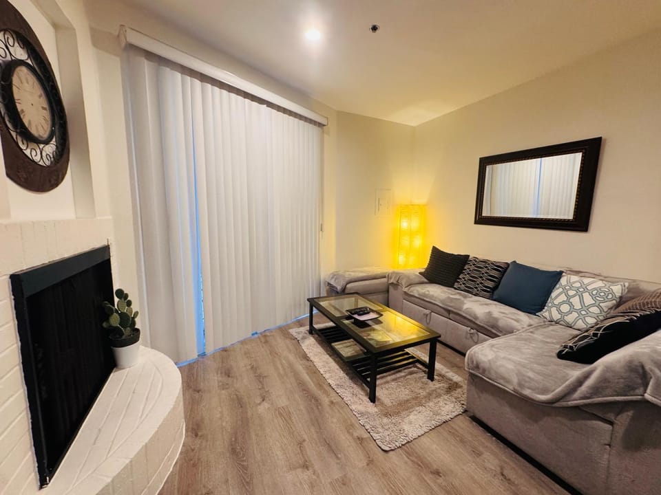Lacma Amazing Studio Apartment Apartment in San Fernando Valley