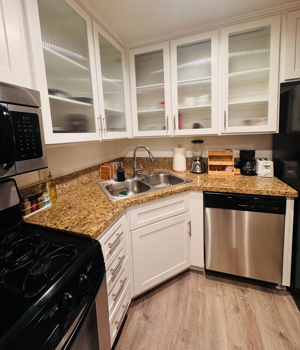 Lacma Amazing Studio Apartment Apartment in San Fernando Valley