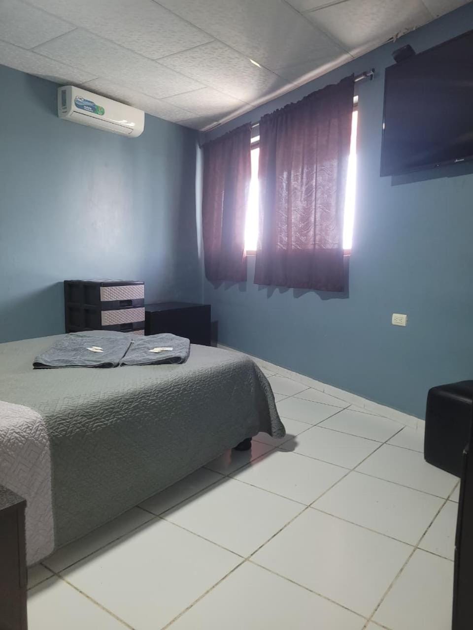 Bed, TV and multimedia, Bedroom, air conditioner
