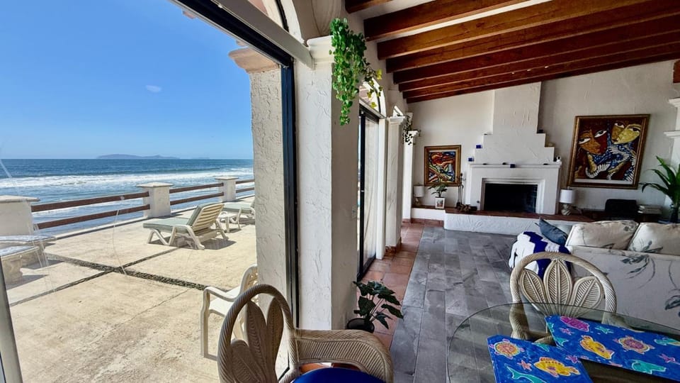 Patio, Natural landscape, Balcony/Terrace, Living room, Sea view