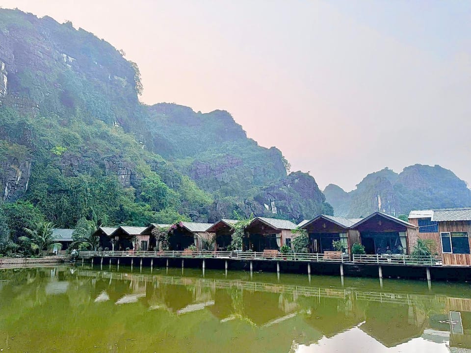 Nearby landmark, Day, Natural landscape, Lake view, Mountain view
