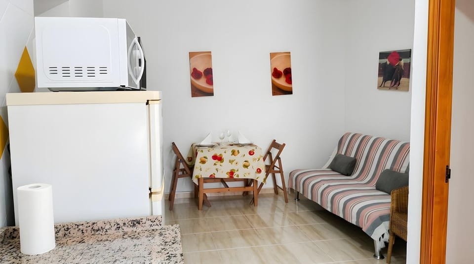 Apartamento Con aire acondicionado y patio ideal para mascosta Solo alquilamos familias y parejas Apartment in Conil de la Frontera