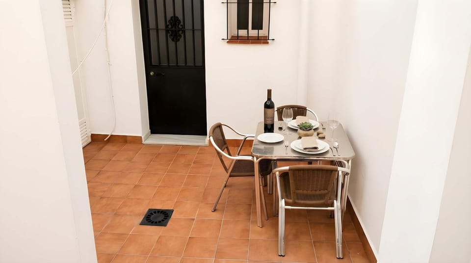 Apartamento Con aire acondicionado y patio ideal para mascosta Solo alquilamos familias y parejas Apartment in Conil de la Frontera