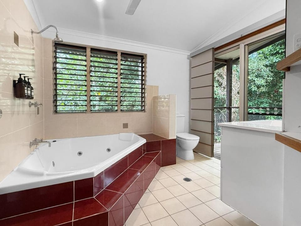 Lorikeet -Cassawong Cottages House in Wongaling Beach