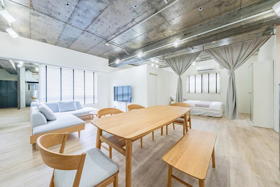 USJ側にあるデザイナーズマンション 2LDkベッド3台 広々リビング205号 Apartment in Osaka