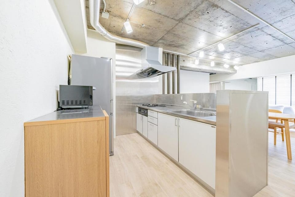 USJ側にあるデザイナーズマンション 2LDkベッド3台 広々リビング205号 Apartment in Osaka