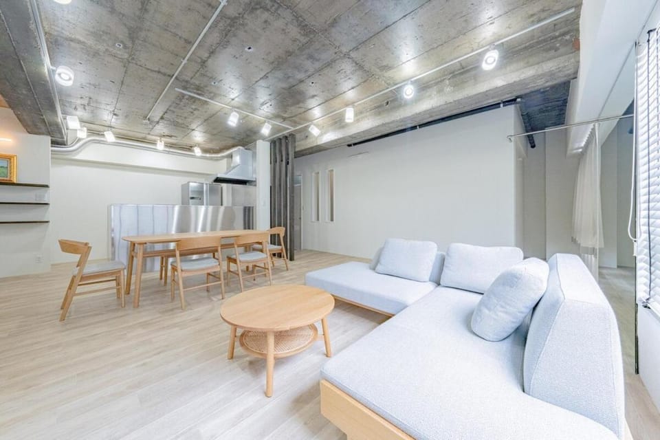 USJ側にあるデザイナーズマンション 2LDkベッド3台 広々リビング205号 Apartment in Osaka