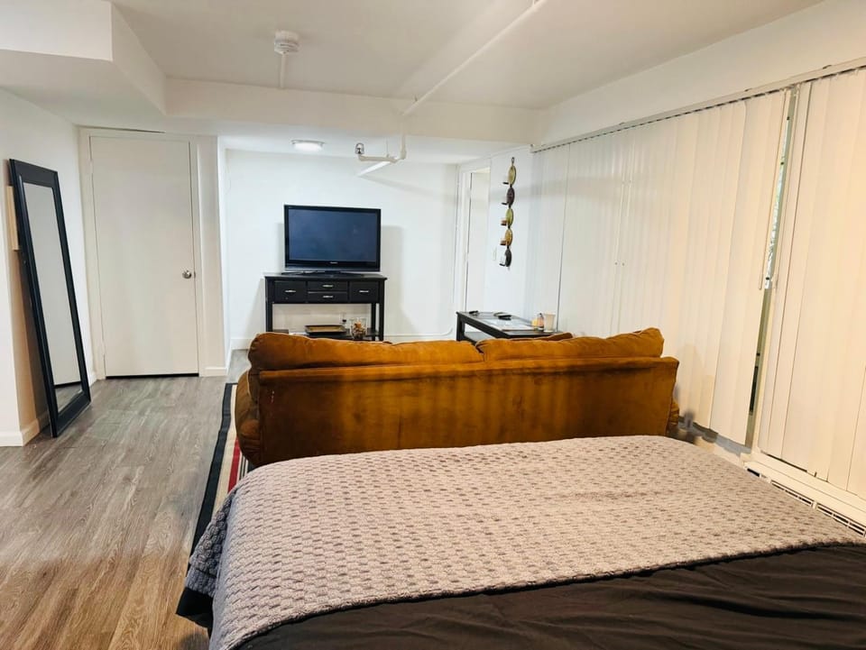 Larchmont studio apartment Apartment in San Fernando Valley