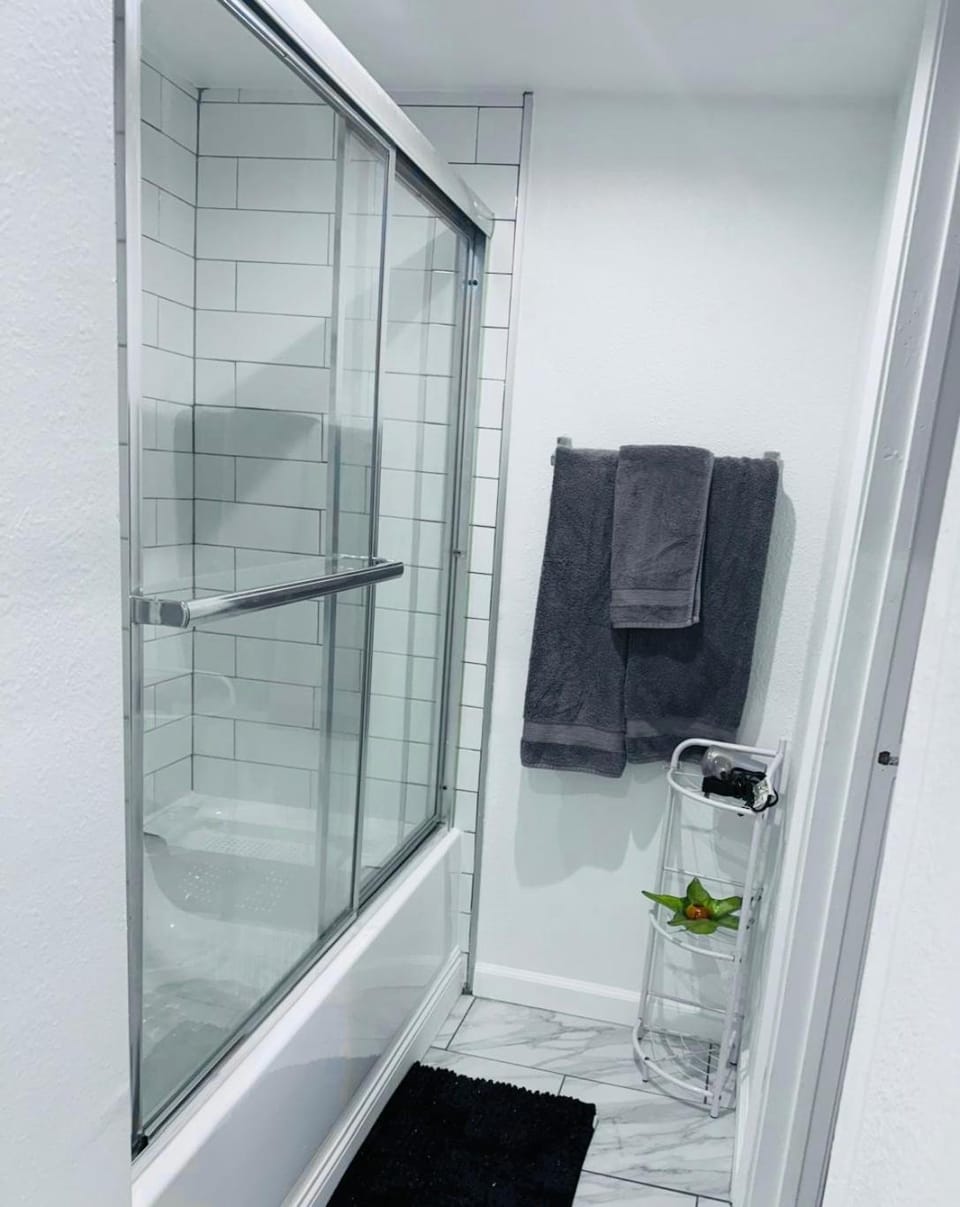 Larchmont studio apartment Apartment in San Fernando Valley