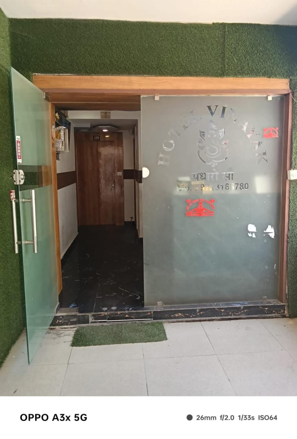Facade/entrance