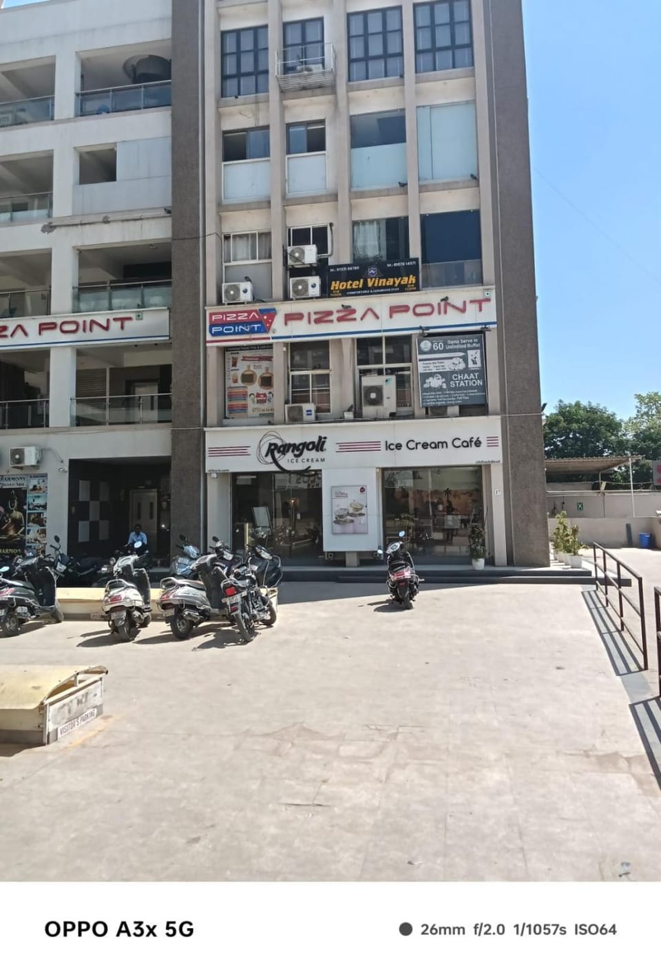 Facade/entrance