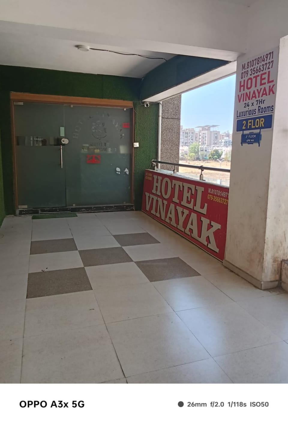 Facade/entrance