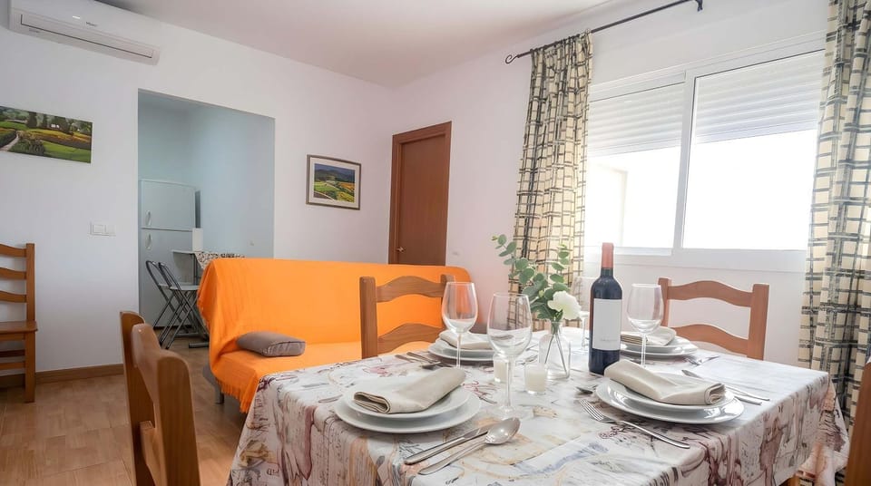 Apartamento 2 dormitorios con aire acondicionado Solo familias y parejas Apartment in Conil de la Frontera