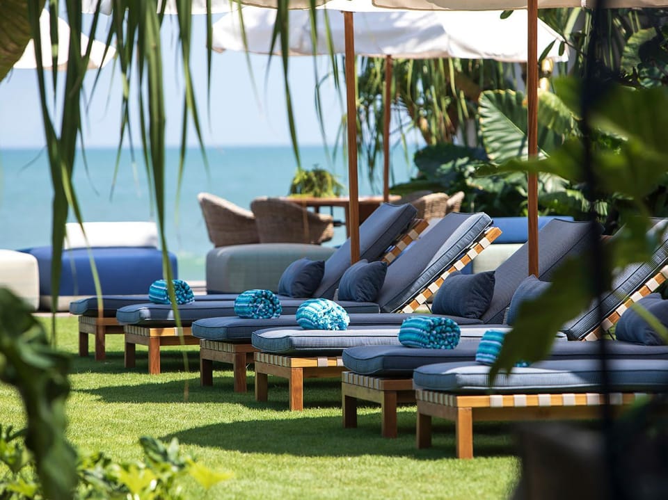 Swimming pool, sunbed