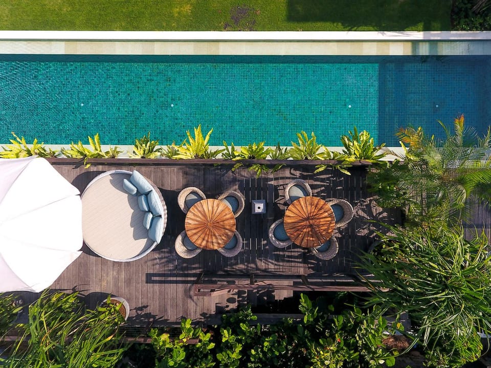 Swimming pool, sunbed