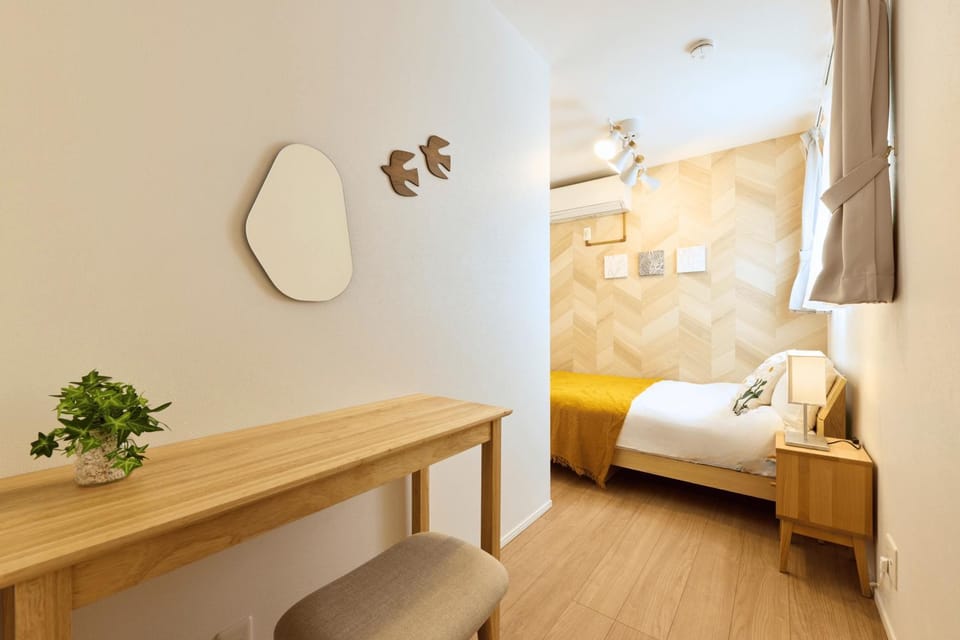 Bed, Photo of the whole room, Bedroom