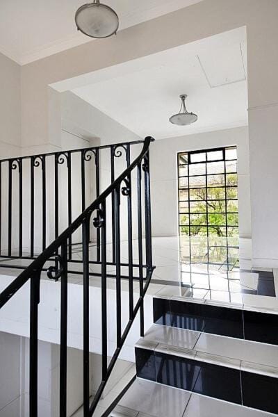 Stylish Comfortable & Quaint Apartment in Fitzroy Gardens