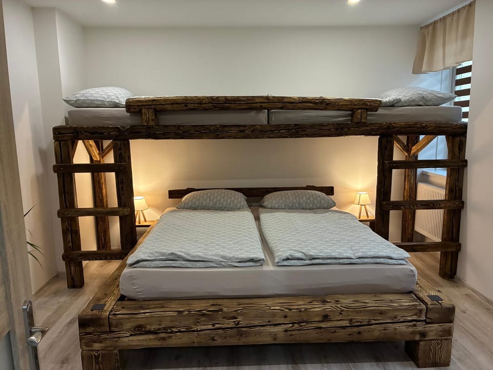Moderní apartmán Krupka pro 4 - klidná lokalita u Krušných hor Apartment in Saxony