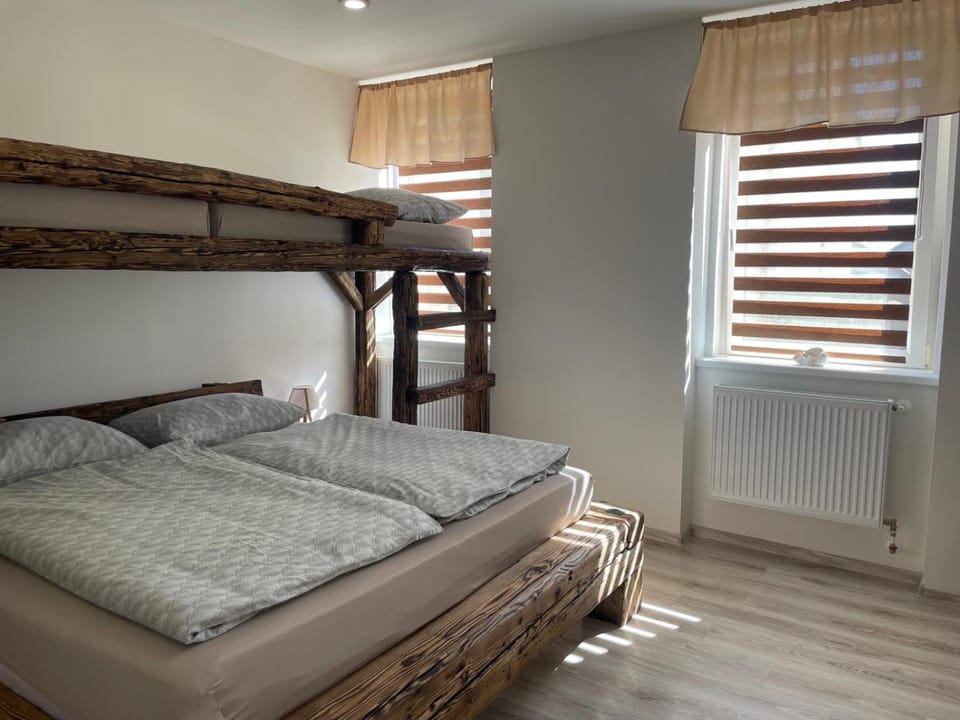 Moderní apartmán Krupka pro 4 - klidná lokalita u Krušných hor Apartment in Saxony