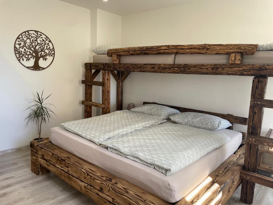 Moderní apartmán Krupka pro 4 - klidná lokalita u Krušných hor Apartment in Saxony