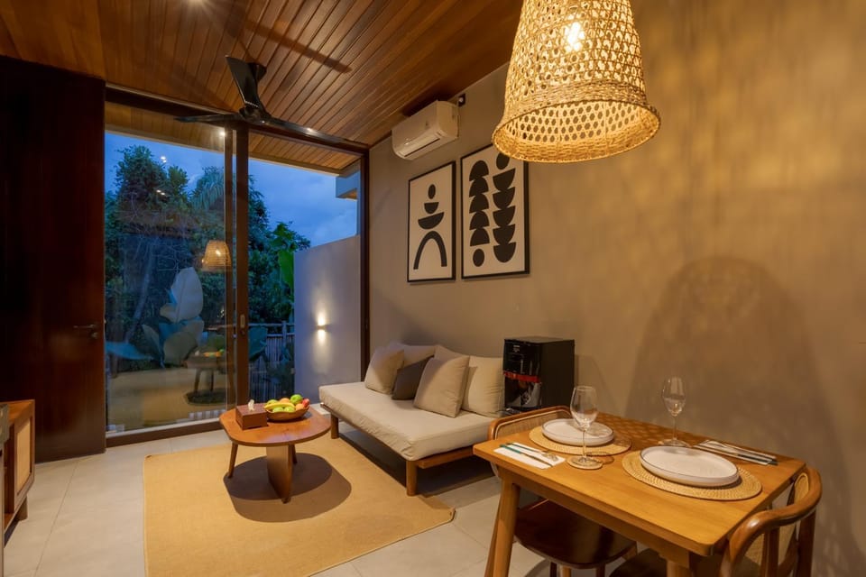 Living room, Seating area, air conditioner