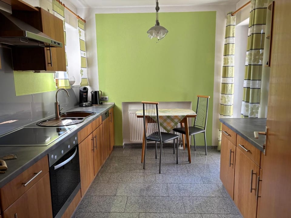 Kitchen or kitchenette, Dining area, stove