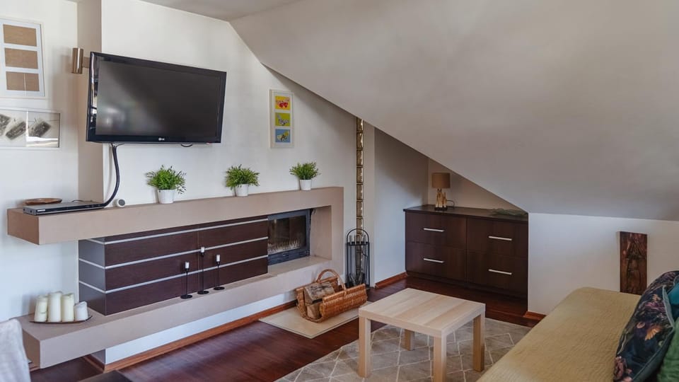 TV and multimedia, Living room, Seating area