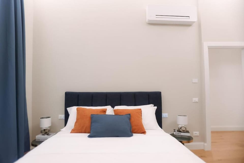 Bed, Bedroom, air conditioner