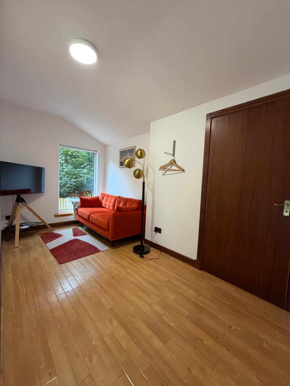 TV and multimedia, Seating area