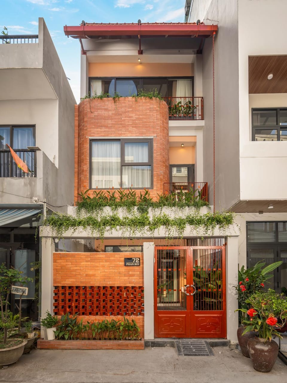 Property building, Balcony/Terrace