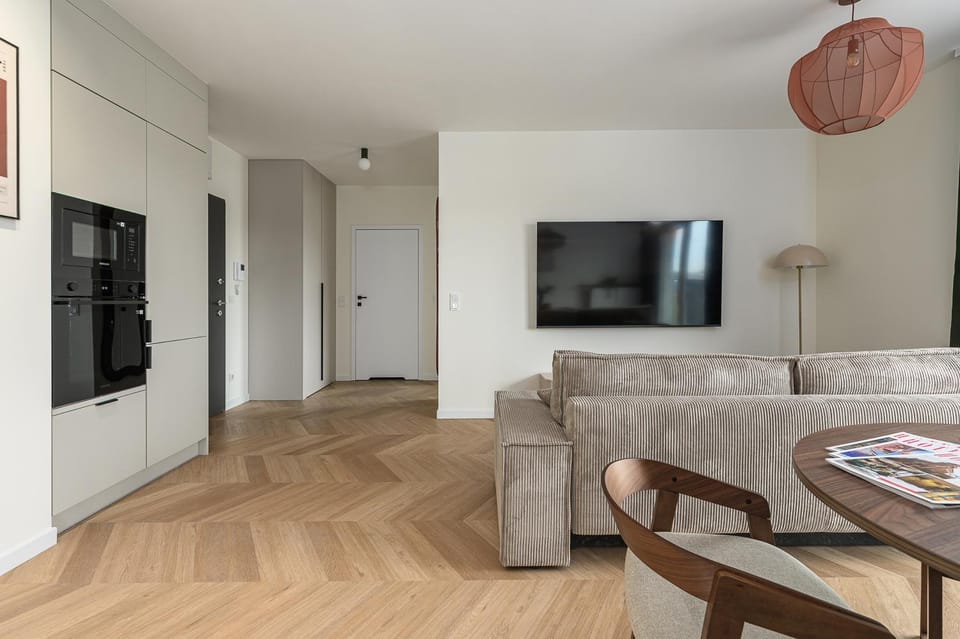 TV and multimedia, Living room, Seating area, microwave, oven, wardrobe