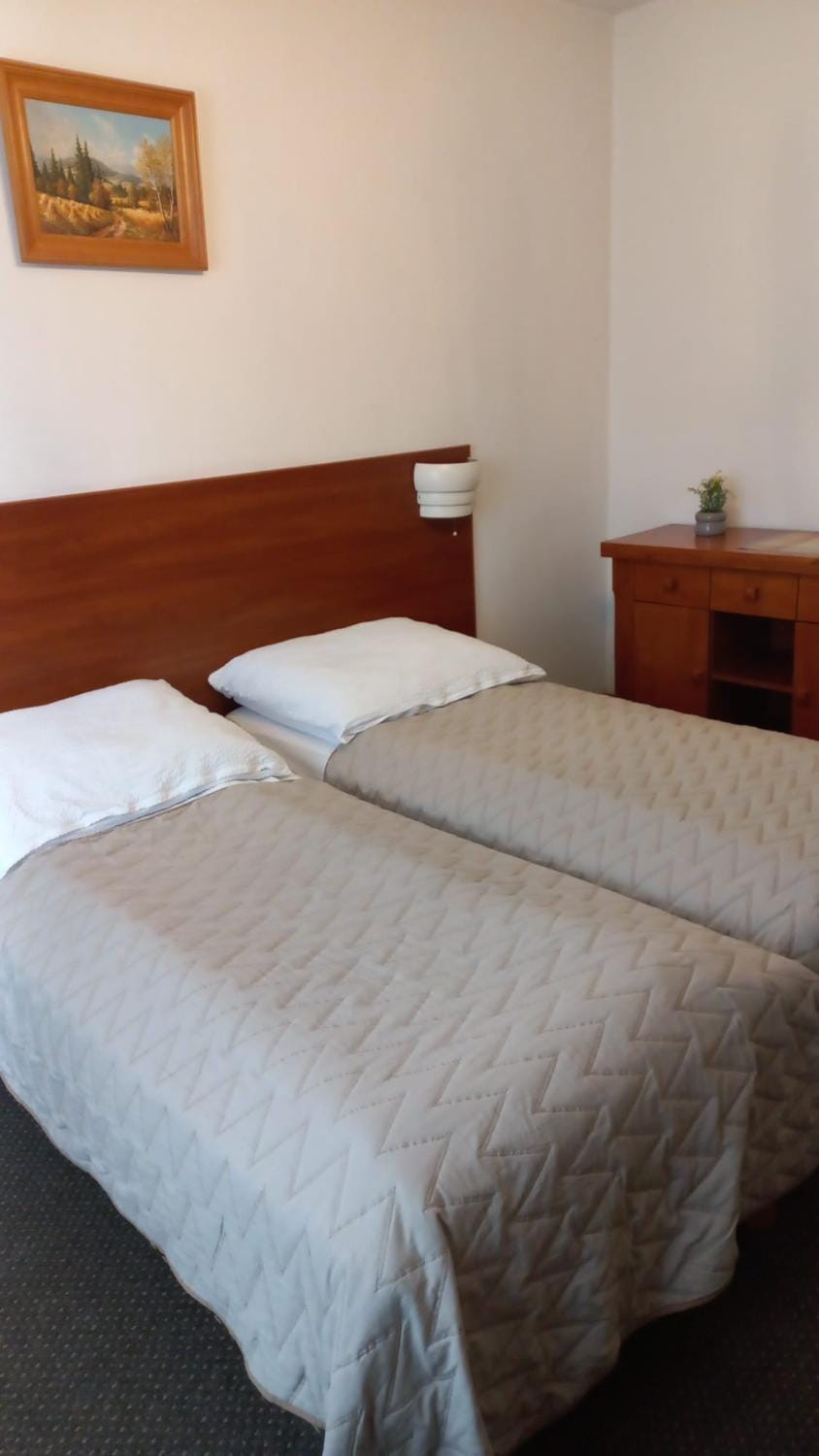 Usługi Hotelarskie Jan Bed and Breakfast in Warsaw