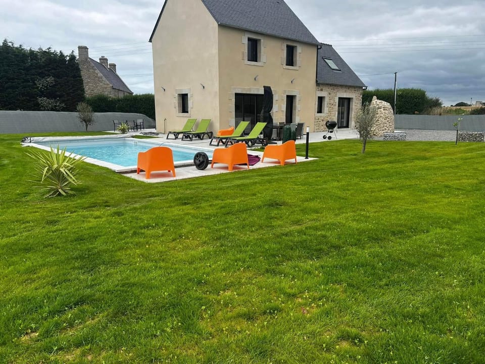 Garden, Swimming pool