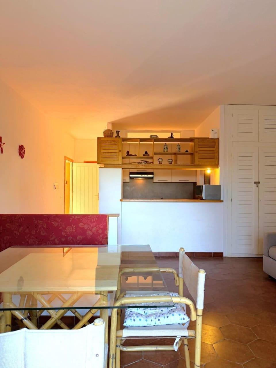 Dining area, kitchen