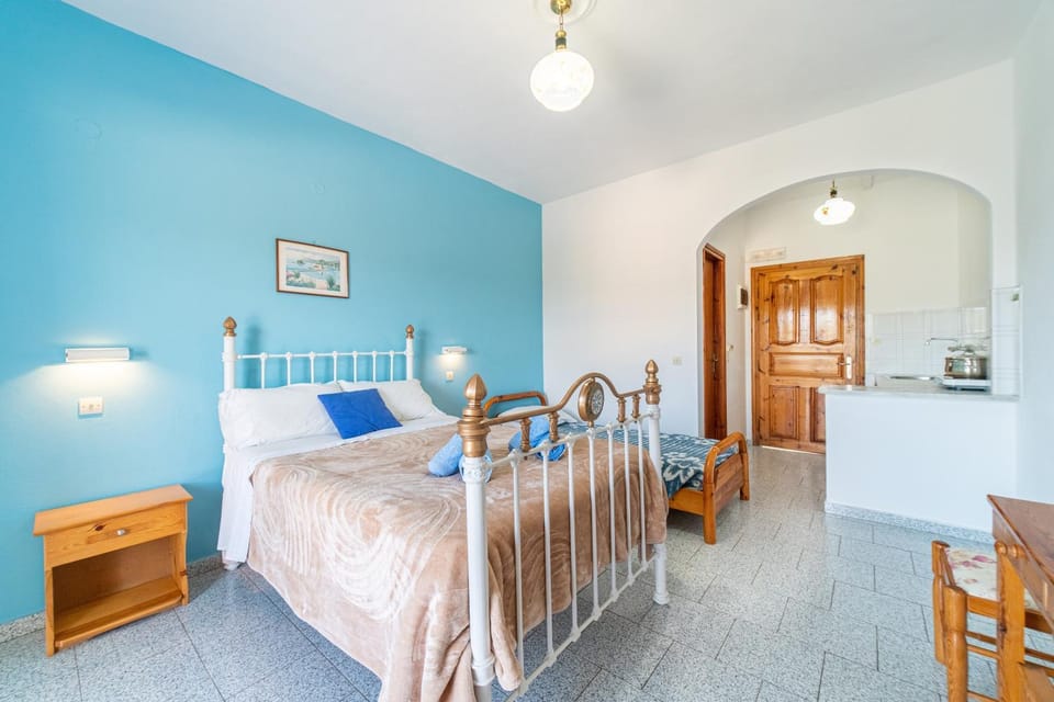 Property building, Living room, Bedroom